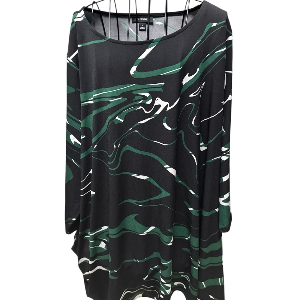 Alfani Green and Black Abstract Pattern top